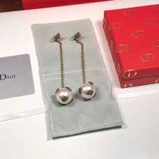 Orecchini pendenti con perle bianche e diamanti in edizione limitata Christian Dior