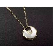 Collana Amulette de Cartier con diamanti in madreperla bianca in oro giallo, oro bianco e oro rosa Collana Amulette de Cartier con diamanti in madreperla bianca in oro giallo, oro bianco e oro rosa