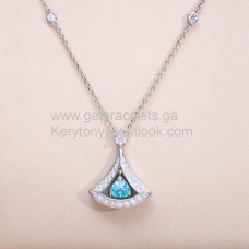 Collana Bvlgari Divas Dream in oro bianco con pavé di diamanti e zaffiri Collana Bvlgari Divas Dream in oro bianco con pavé di diamanti e zaffiri