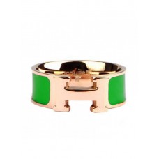 Anello Hermes Clic H smaltato in oro rosa 18kt con verde Anello Hermes Clic H smaltato in oro rosa 18kt con verde