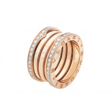 Anello Bvlgari B.zero1 a 4 fasce in oro rosa con pavé di diamanti lungo il bordo
