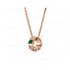 Collana Bvlgari Serpenti Viper in oro rosa 18 carati con elementi in malachite e pavé di diamanti sul pendente