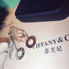 Gioielli con collana di diamanti tempestati di pendenti a cerchio traforato Tiffany Atlas