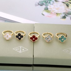 Anello Van Cleef Arpels Magic Alhambra con madreperla e diamanti Anello Van Cleef Arpels Magic Alhambra con madreperla e diamanti