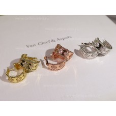 Orecchini a cerchio con trifogli di Perlee di Van Cleef Arpels