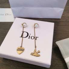 Dior JAdior Orecchini con nappa lunga con pendenti asimmetrici a forma di cuore di rondine in ottone bianco