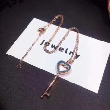 Regalo di gioielli da donna con collana con ciondolo chiave a cuore in smalto blu/rosa con borchie Tiffany Keys