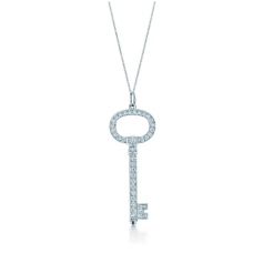 Collana a catena con ciondolo chiave ovale Tiffany Keys, diamanti, argento sterling Collana a catena con ciondolo chiave ovale Tiffany Keys, diamanti, argento sterling
