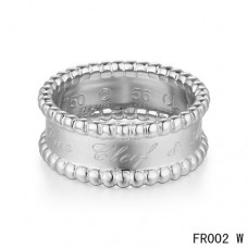 Anello firmato Van Cleef Arpels Perlee in oro bianco