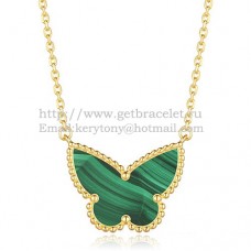 Ciondolo farfalla Van Cleef Arpels Lucky Alhambra in oro giallo con madreperla malachite Ciondolo farfalla Van Cleef Arpels Lucky Alhambra in oro giallo con madreperla malachite
