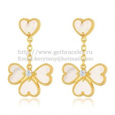Orecchini Van Cleef Arpels Sweet Alhambra Effeuillage in oro giallo con madreperla bianca