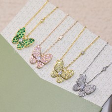 Ciondolo a due farfalle di Van Cleef Arpels con diamanti Ciondolo a due farfalle di Van Cleef Arpels con diamanti