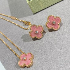 Ciondolo e orecchini Van Cleef Arpels Alhambra in oro champagne con diamanti e rodonite