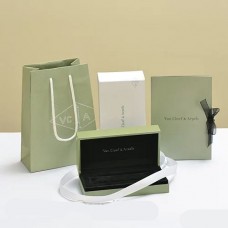 Scatola per bracciali Van Cleef Arpels Scatola per bracciali Van Cleef Arpels